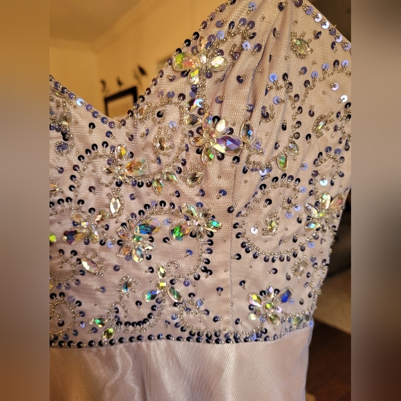 Crystal beaded evening gown - Picture 4 of 6